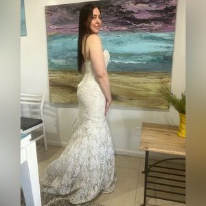 NWT IVORY & LACE WEDDING DRESS